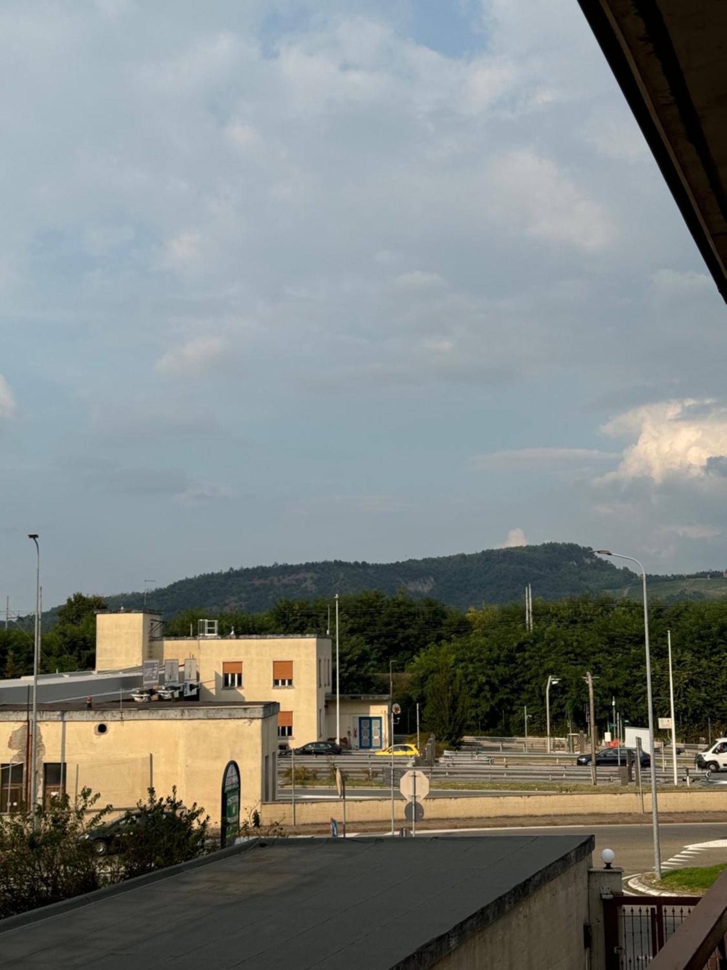 Serravalle Shop&Stay Serravalle Scrivia Buitenkant foto